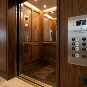 Báo giá lắp đặt thang máy cabin gỗ với nhiều tùy chọn vật liệu cao cấp bền đẹp.