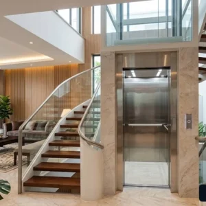 Thiết kế thang máy cáp kéo gia đình tích hợp tinh tế vào không gian nhà phố hiện đại